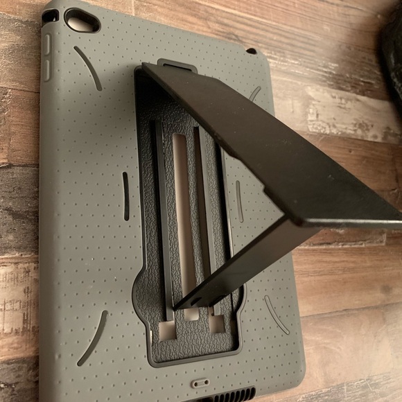 Kickstand case - Picture 2 of 2